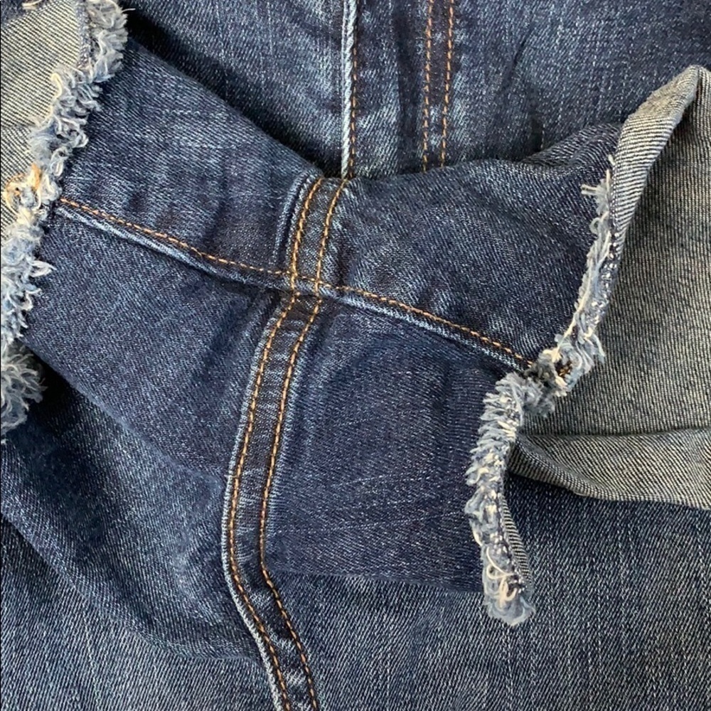 Gap High Rise Cut Off Short - Picture 4 of 8